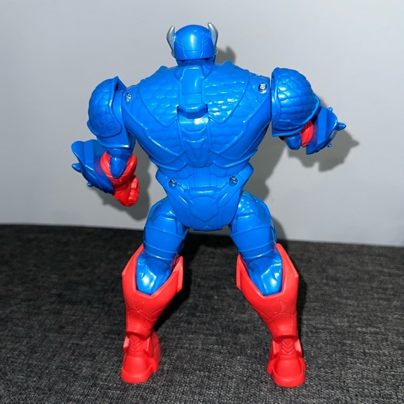 Action figures - Picture 3 of 10